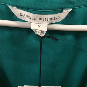 Diane Von Furstenberg Dresses - NWT Diane Von Furstenberg Silk Dress Size 12 Diane Von Furstenberg Dresses - NWT Diane Von Furstenberg Silk Dress Size 12